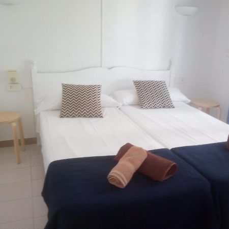Apartamentos Playa Park Brisas Son Xoriguer Cala 'n Bosch Buitenkant foto