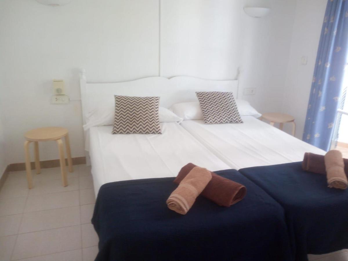 Apartamentos Playa Park Brisas Son Xoriguer Cala 'n Bosch Buitenkant foto