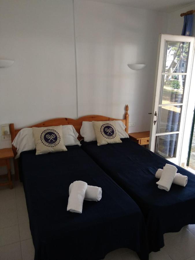 Apartamentos Playa Park Brisas Son Xoriguer Cala 'n Bosch Buitenkant foto